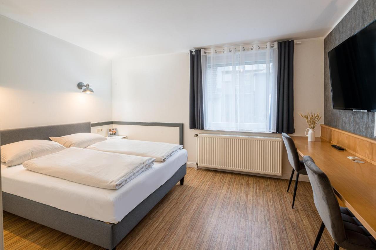 Schaefers Hotel, Self-Check-In, Cafe Und Baecker Am Hotel Вехта Екстериор снимка