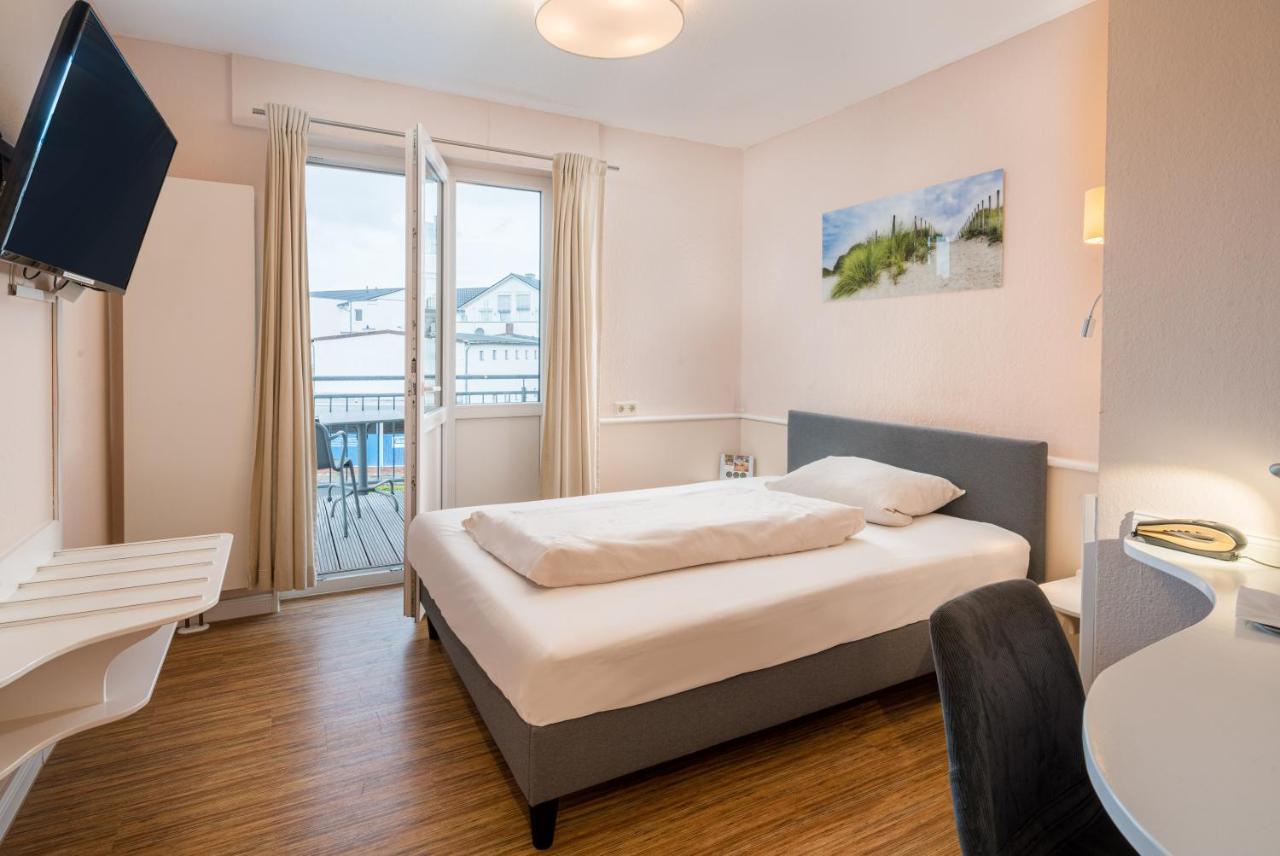 Schaefers Hotel, Self-Check-In, Cafe Und Baecker Am Hotel Вехта Екстериор снимка