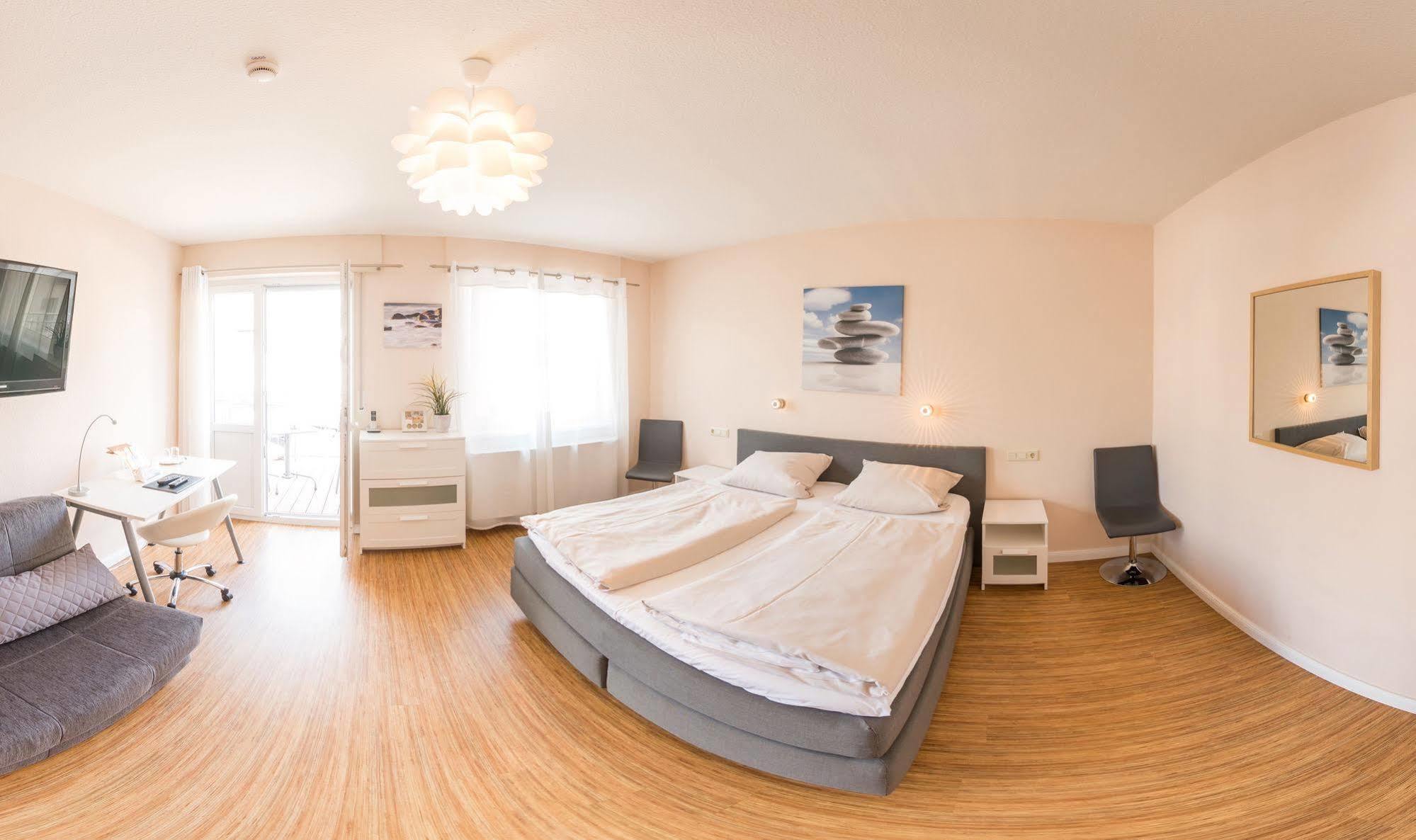 Schaefers Hotel, Self-Check-In, Cafe Und Baecker Am Hotel Вехта Екстериор снимка