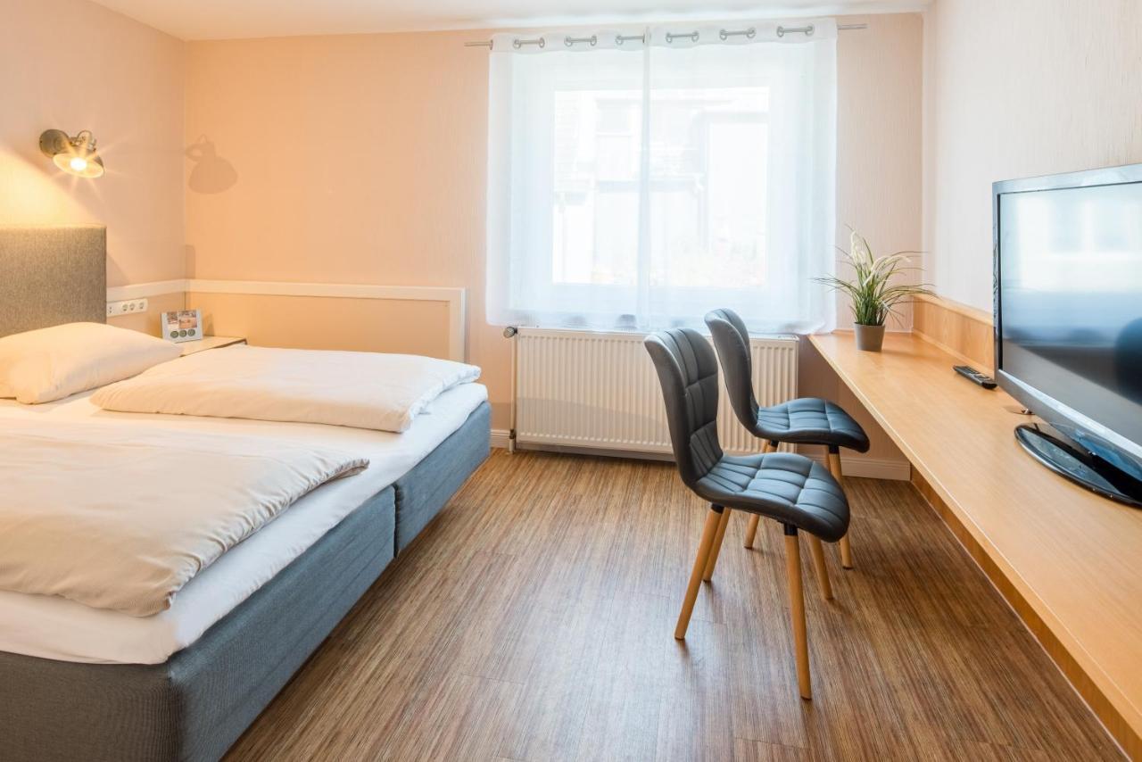 Schaefers Hotel, Self-Check-In, Cafe Und Baecker Am Hotel Вехта Екстериор снимка